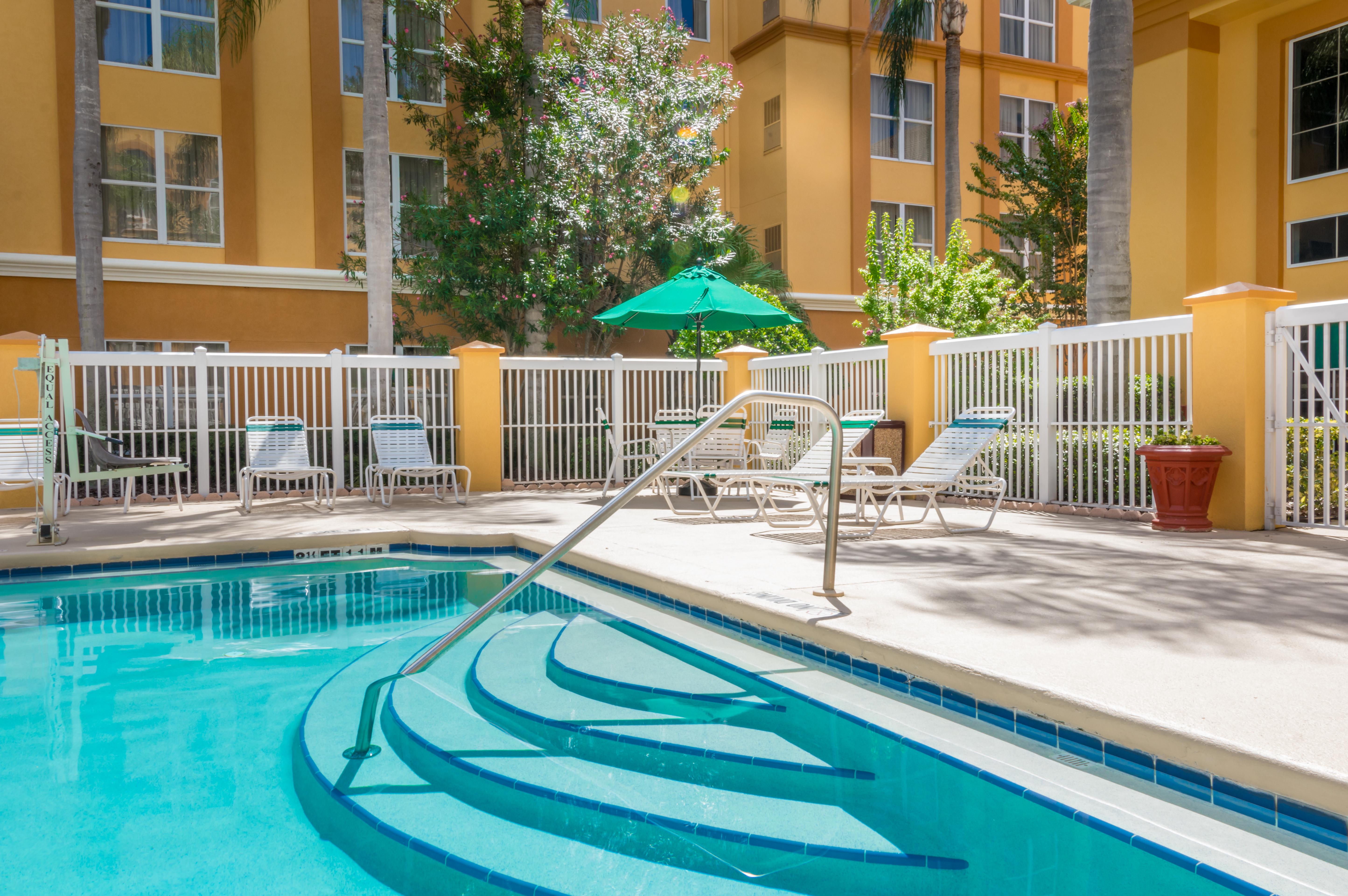 Surestay Plus By Best Western Orlando Lake Buena Vista Bagian luar foto