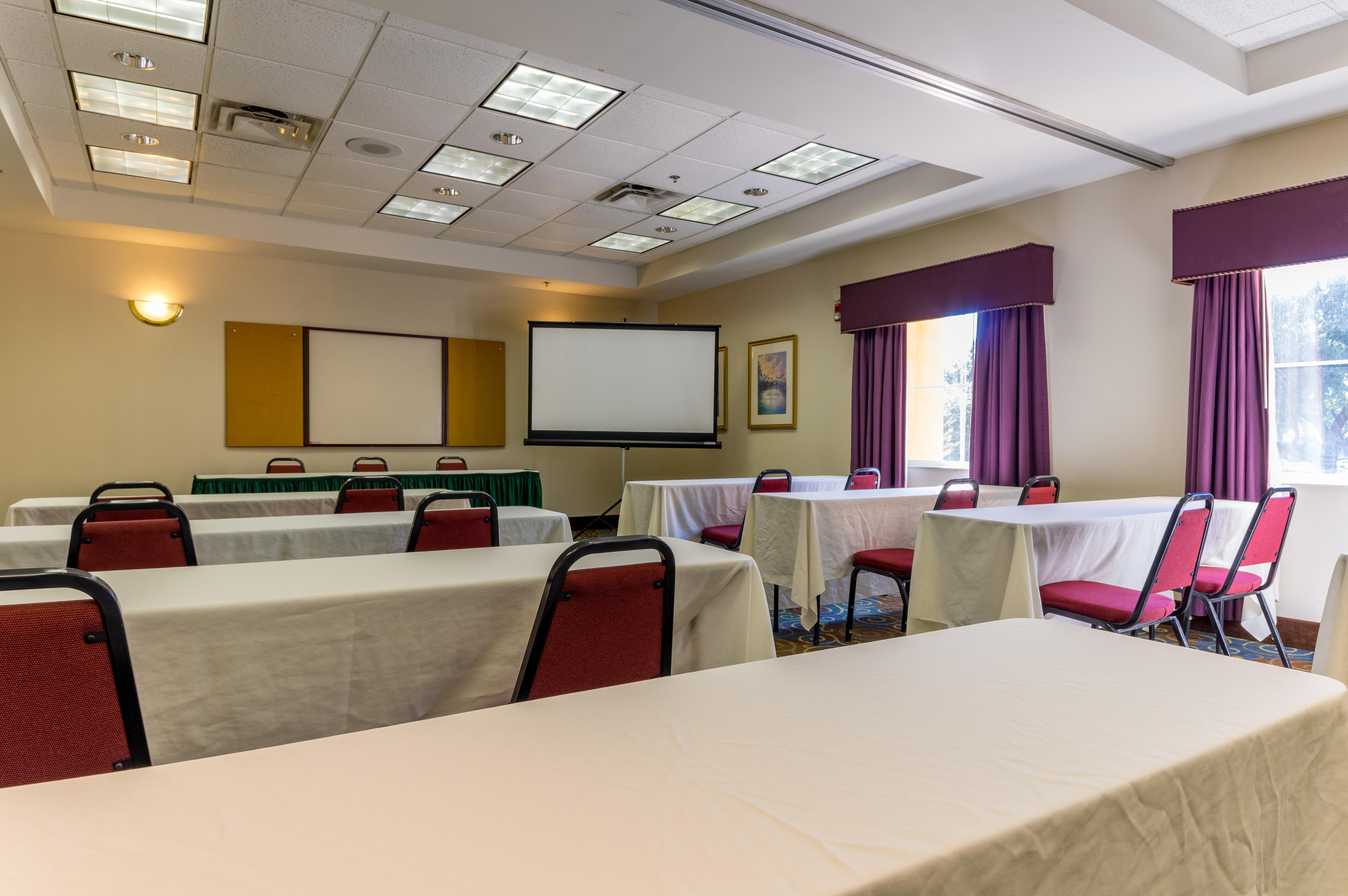 Surestay Plus By Best Western Orlando Lake Buena Vista Bagian luar foto