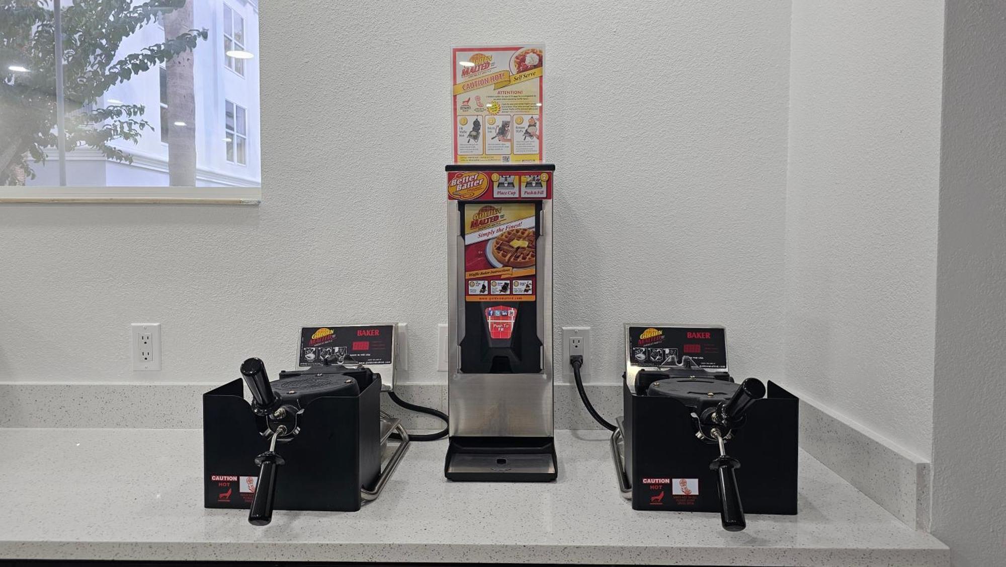 Surestay Plus By Best Western Orlando Lake Buena Vista Bagian luar foto
