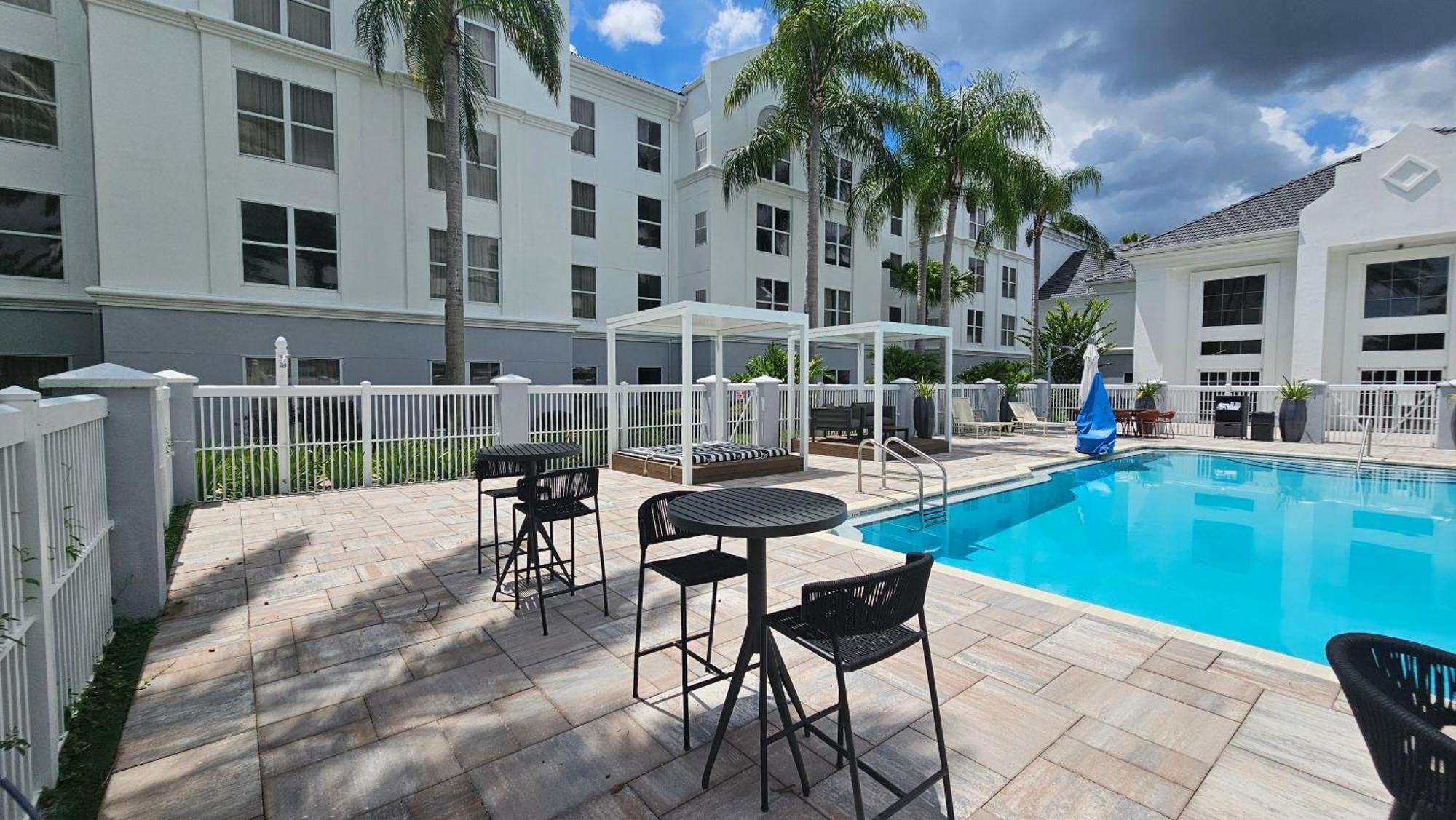 Surestay Plus By Best Western Orlando Lake Buena Vista Bagian luar foto