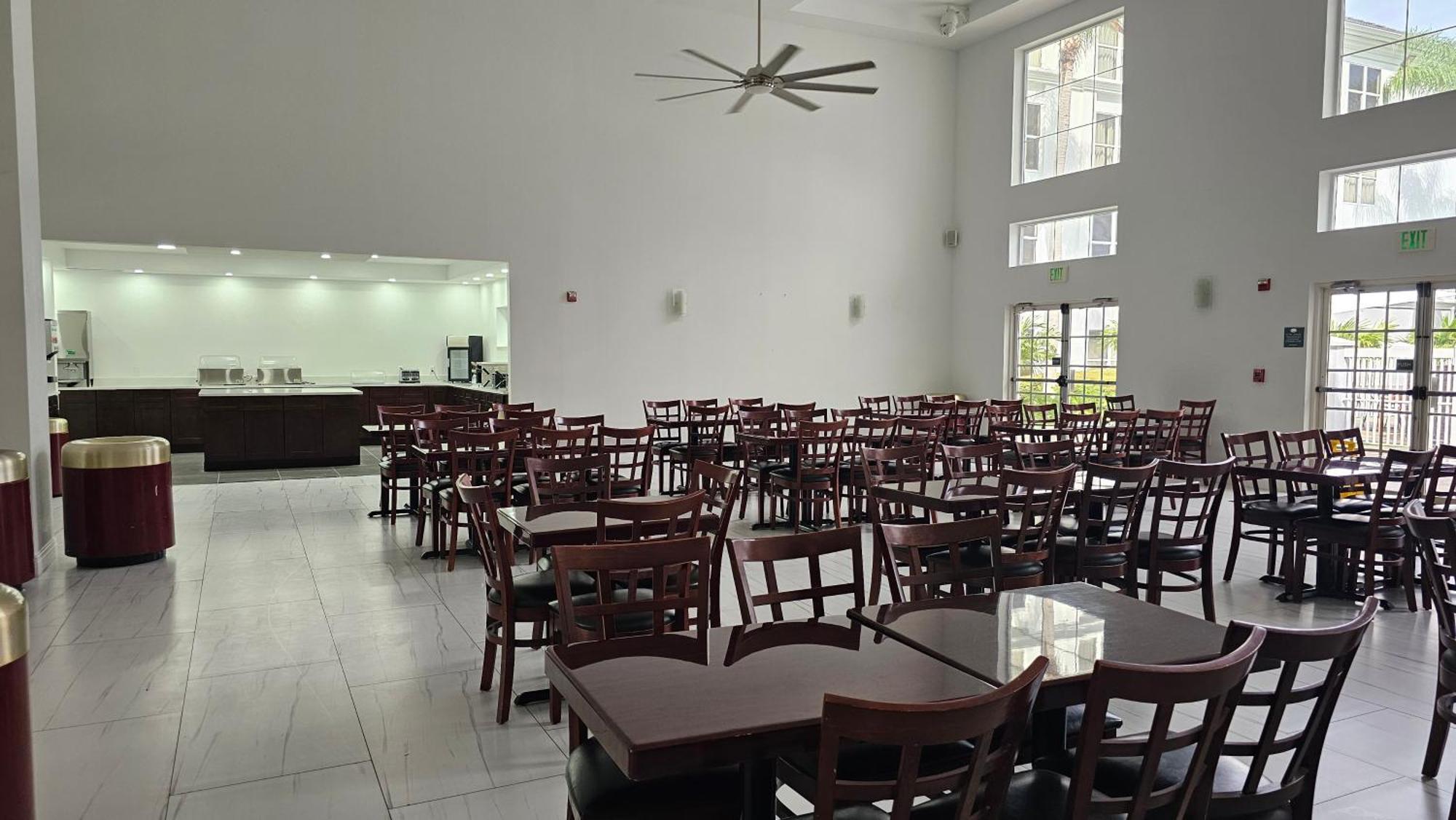 Surestay Plus By Best Western Orlando Lake Buena Vista Bagian luar foto