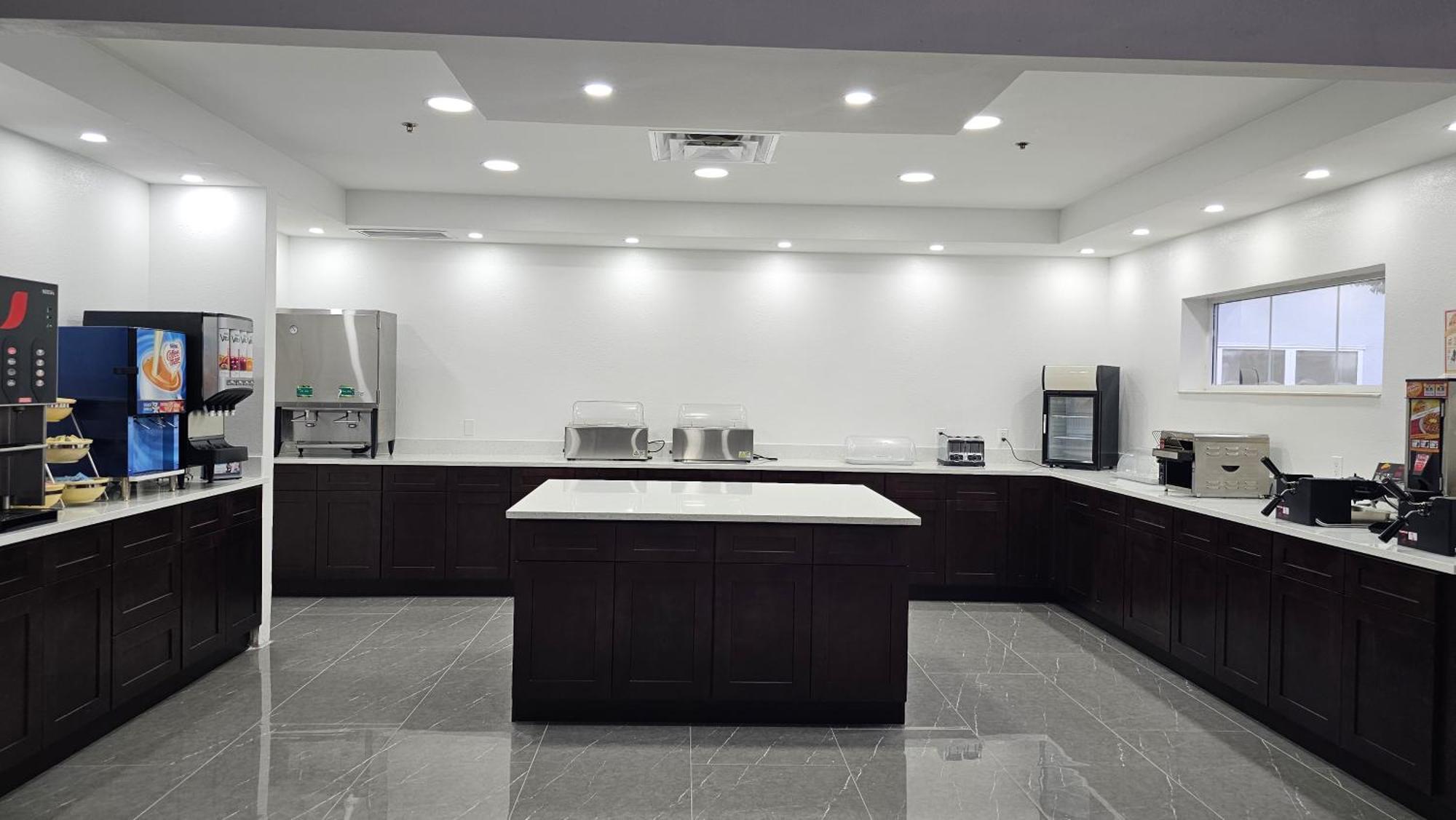 Surestay Plus By Best Western Orlando Lake Buena Vista Bagian luar foto