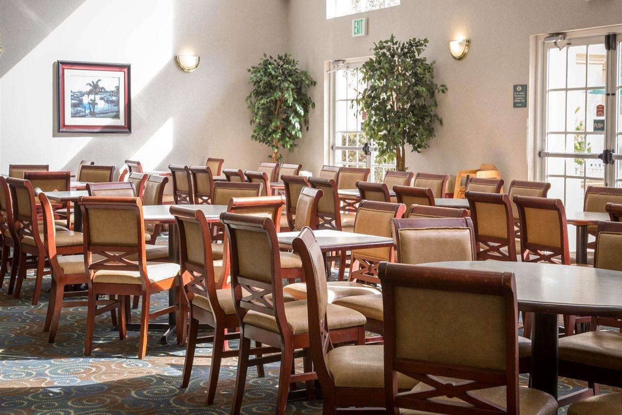 Surestay Plus By Best Western Orlando Lake Buena Vista Bagian luar foto